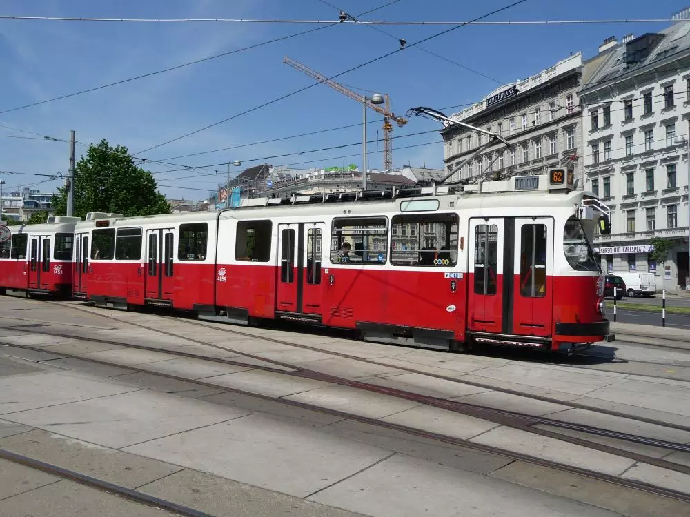 Tram 