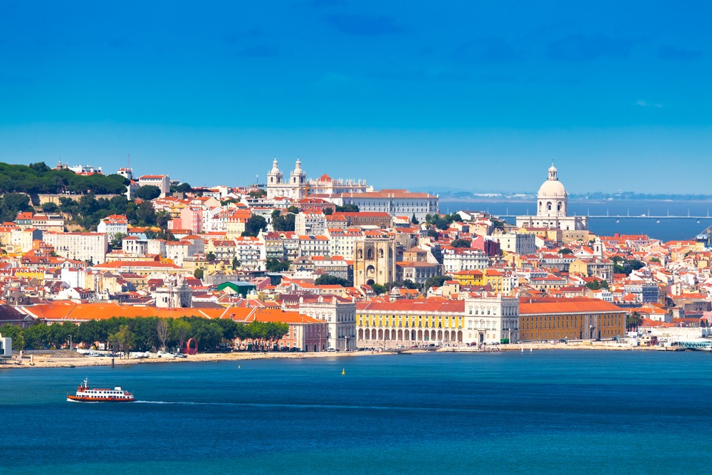 Lisbon skyline - © INTERPIXELS/shutterstock City