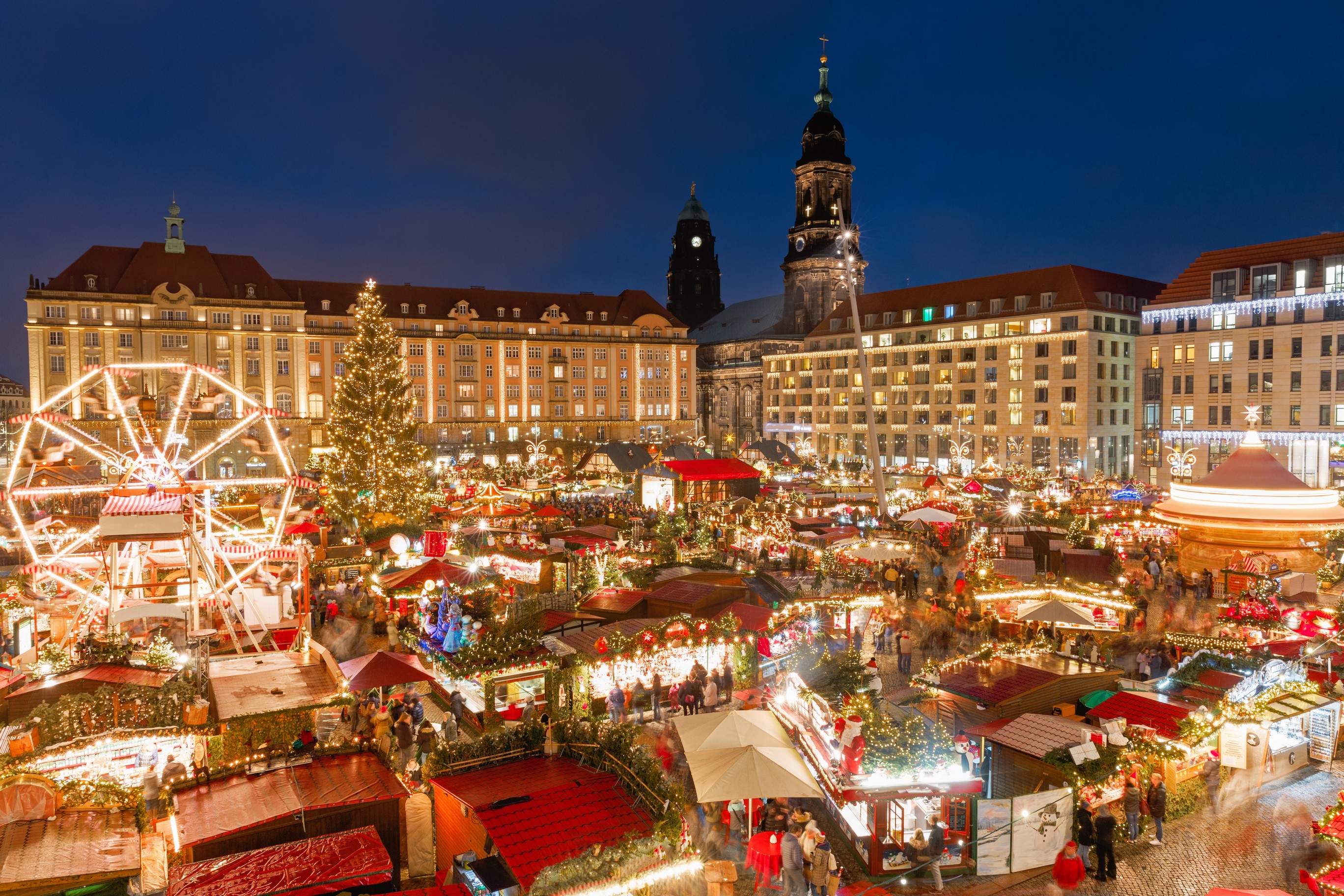 Christmas Market in Dresden - © Mapics/shutterstock Christmas market
