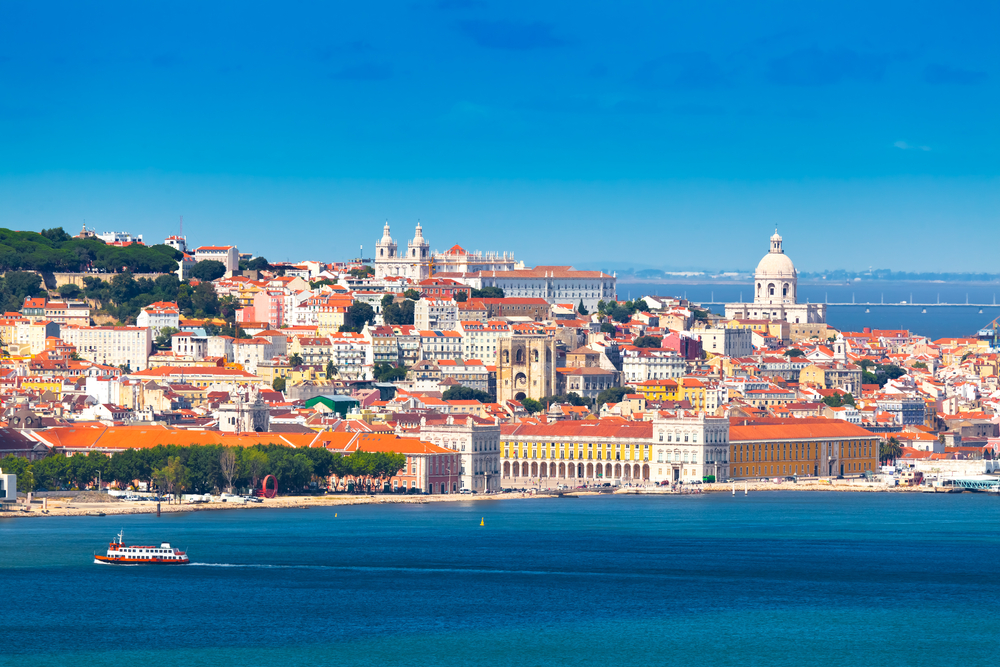 Lisbon skyline - © INTERPIXELS/shutterstock City